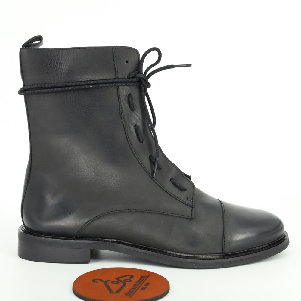URBAN OUTFITTERS‎ UTILITY LEATHER LACE UP BOOTS